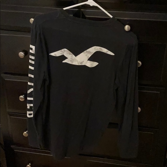 Hollister Long Sleeve Tees - Picture 4 of 4